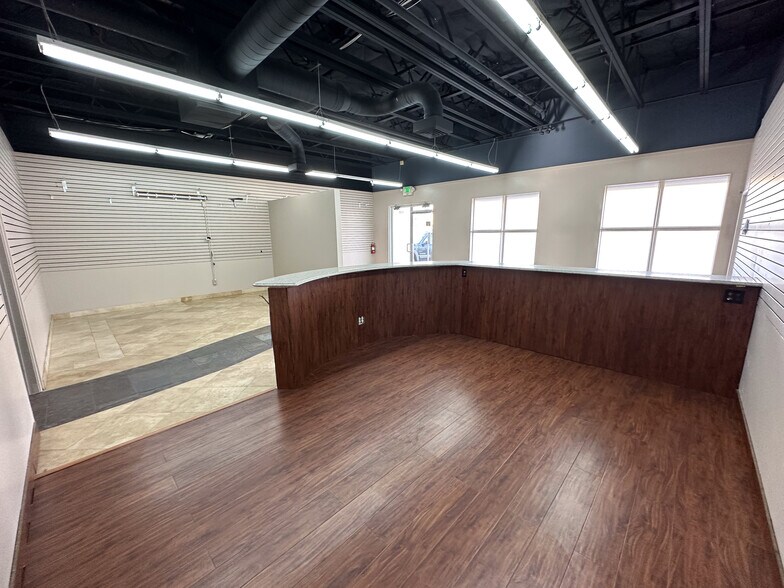 More Photos Of 770-780 Smithridge Dr, Reno Showroom For Lease