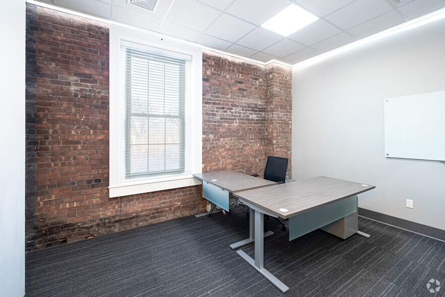 More Photos Of 366-386 Main St, Middletown Office For Lease