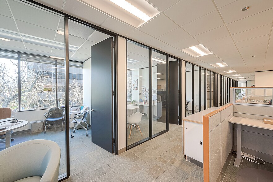 More Photos Of 6575 610 Loop S, Bellaire Office For Sale