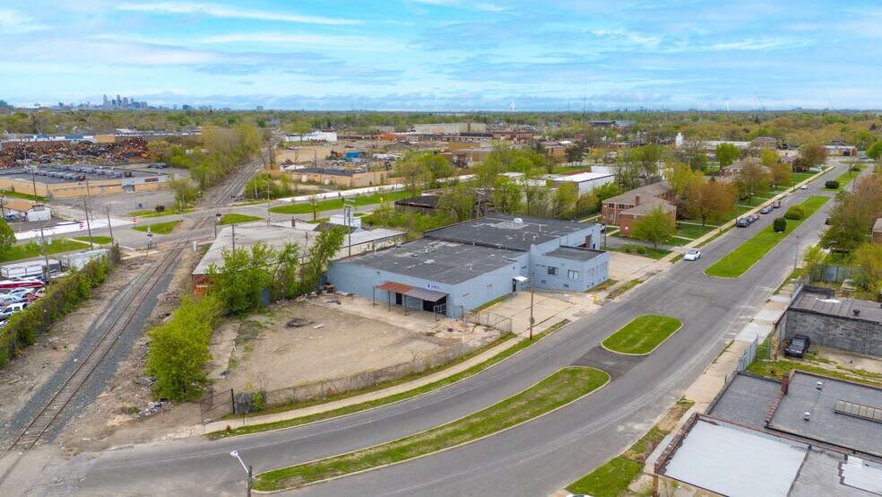 More Photos Of 9900 Northlawn St, Detroit Warehouse For Lease