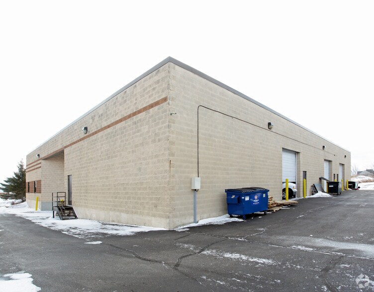 More Photos Of 4N270-4N274 84 Ct, Hanover Park Warehouse For Lease