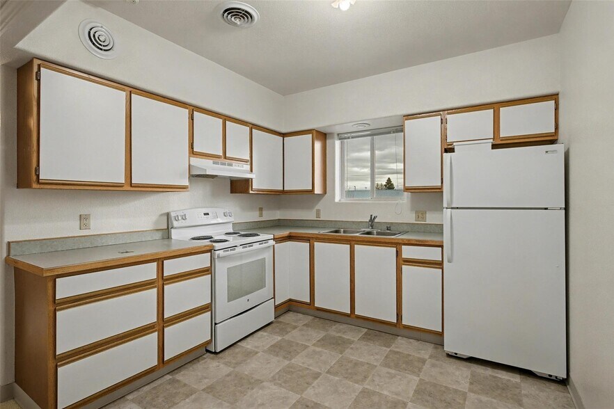 More Photos Of 305 46th St N, Great Falls Apartments For Sale