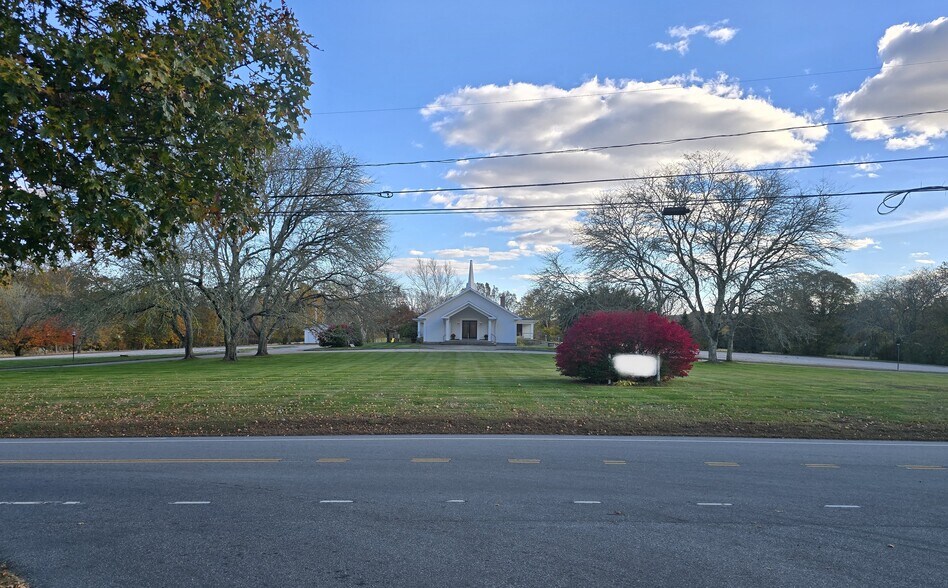 More Photos Of 87 Mystic Rd, North Stonington Religious Facility For Lease
