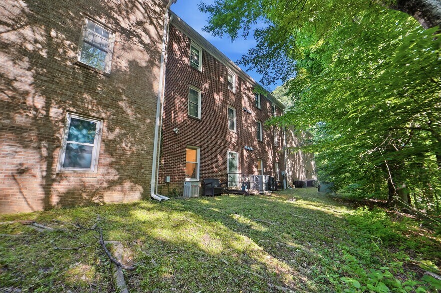 More Photos Of 5520-5532 Hempstead Way, Springfield Office For Sale