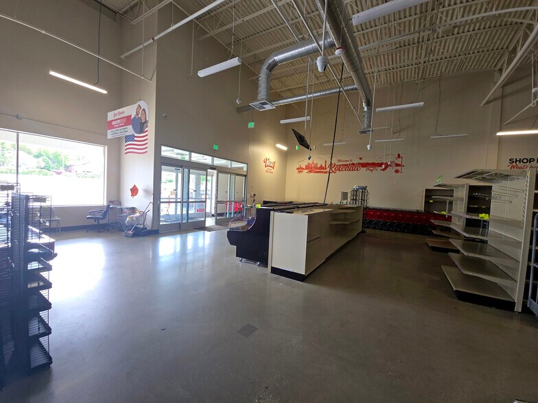 More Photos Of 1703-1763 Chesaco Ave, Rosedale Storefront Retail Office For Lease