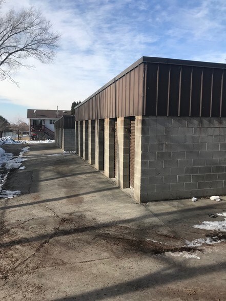 More Photos Of 2087 N Main St, Sunset Freestanding For Sale