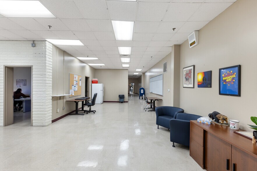 More Photos Of 5305 Midway Rd, Haltom City Distribution For Lease