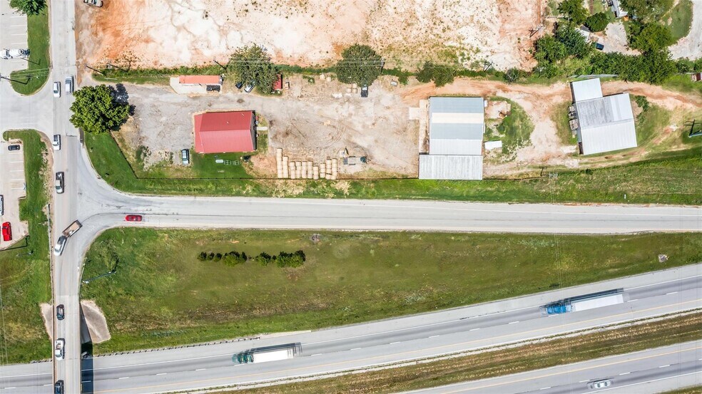 More Photos Of 113 Dennis Junction Rd, Weatherford Warehouse For Sale