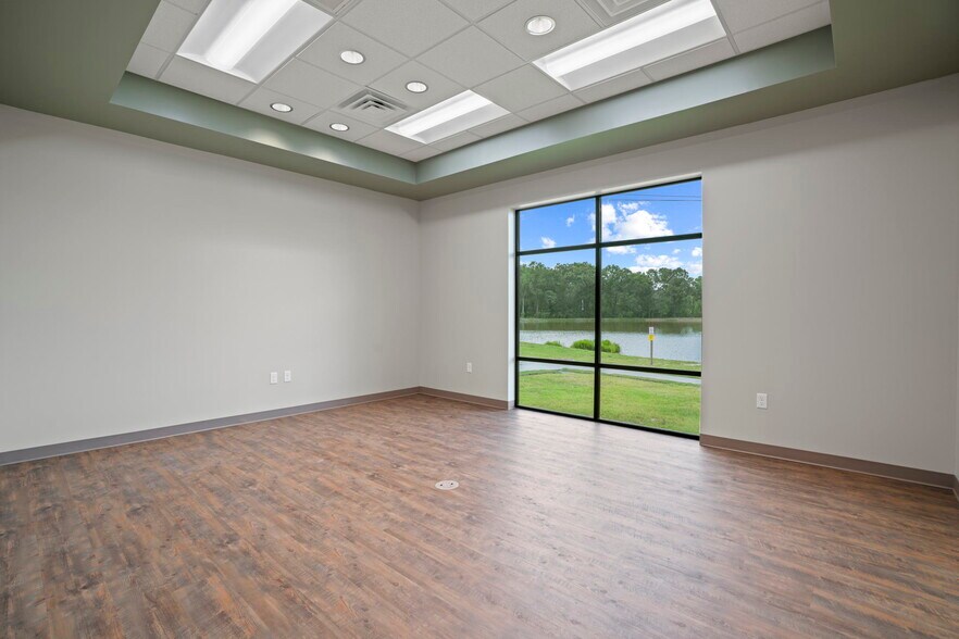 More Photos Of 2751 S Loop 336 W, Conroe Office For Sale