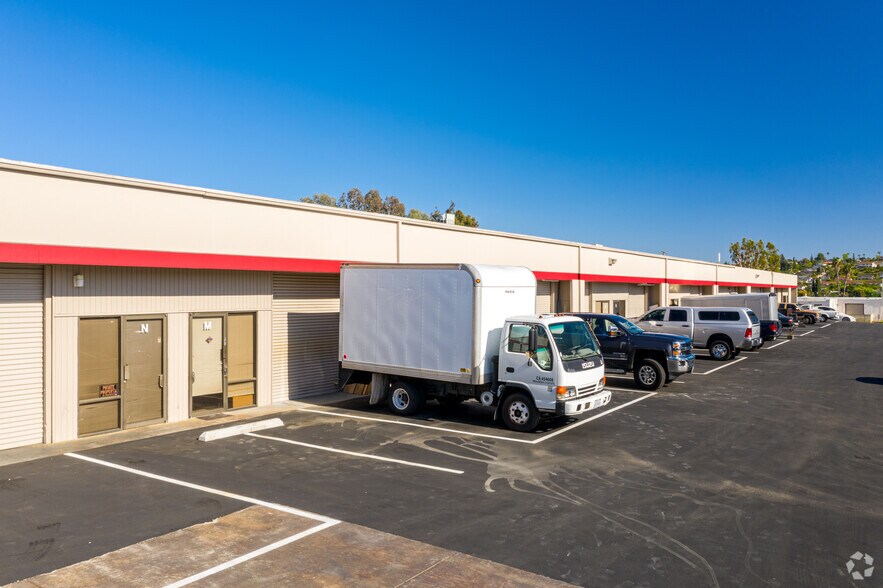 More Photos Of 951 S Cypress St, La Habra Warehouse For Lease
