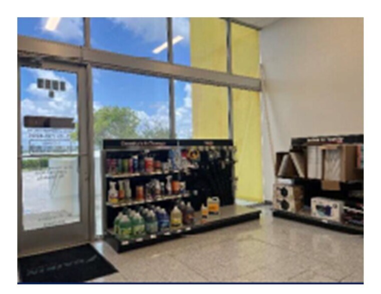 More Photos Of 1551 SE 36th Ave, Homestead Warehouse For Lease