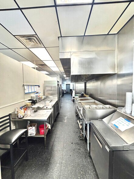More Photos Of 6331 Carolina Beach Rd, Wilmington Freestanding For Lease
