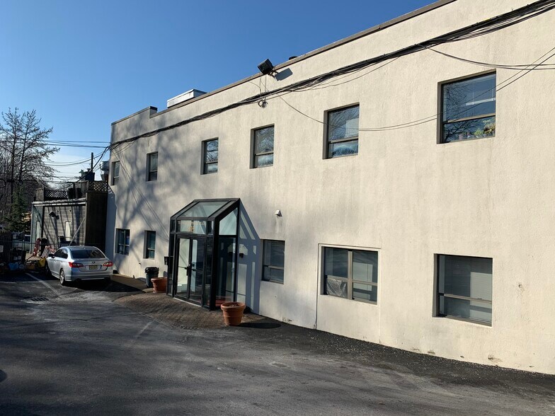 More Photos Of 1415 Queen Anne Rd, Teaneck Office For Lease