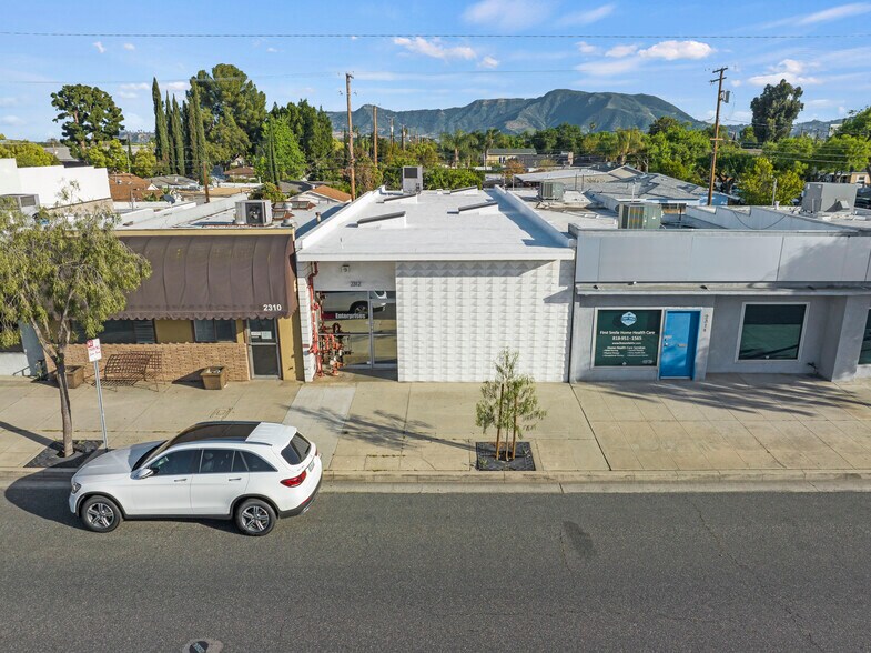 More Photos Of 2312 W Burbank Blvd, Burbank Loft Creative Space For Lease