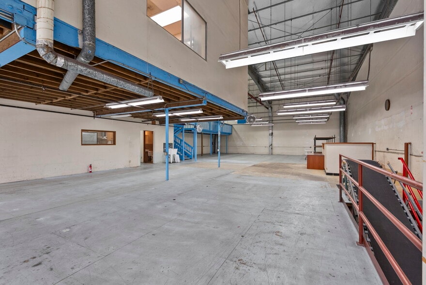 More Photos Of 500 alakawa St, Honolulu Warehouse For Sale