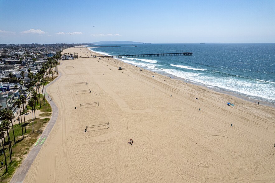 More Photos Of 1908-1910 Pacific Ave, Venice Apartments For Sale