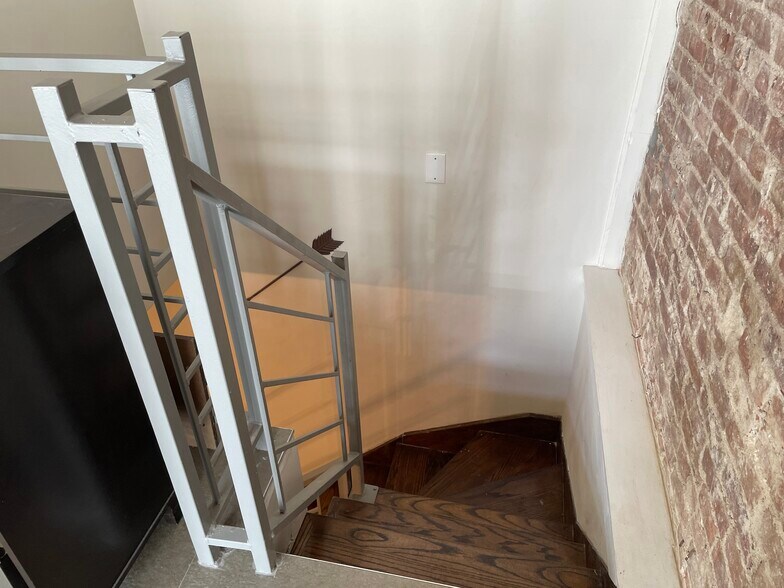 More Photos Of 537 Park Pl, Brooklyn Storefront Retail Residential For Lease