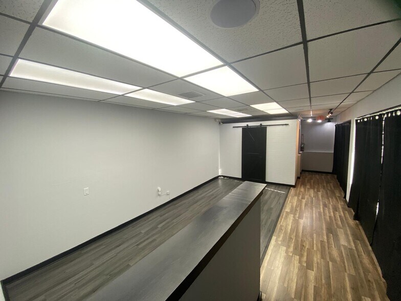 More Photos Of 6890 W Flagler St, Miami Storefront Retail Office For Lease