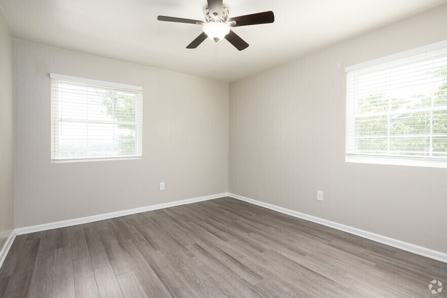 More Photos Of 777 Roanoke Blvd, Salem Apartments For Sale