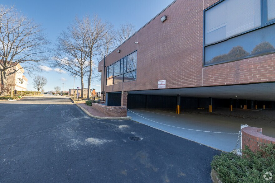 More Photos Of 1 Michael Ave, Farmingdale Office For Lease