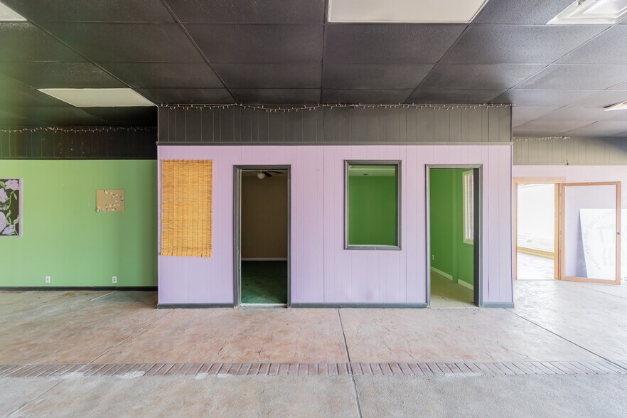 More Photos Of 221 N Cleveland Ave, Cushing Department Store For Sale