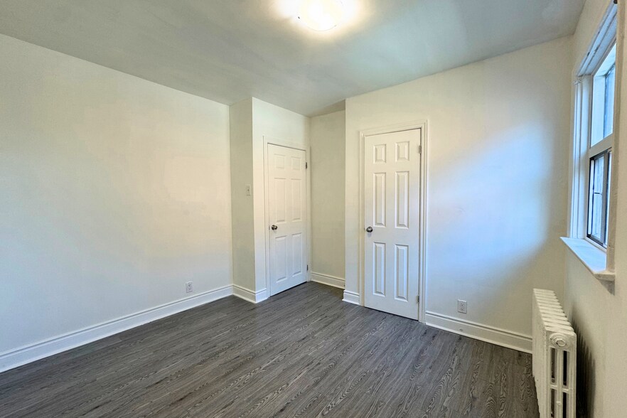 More Photos Of 2544 Eglinton Av W, Toronto General Retail For Sale
