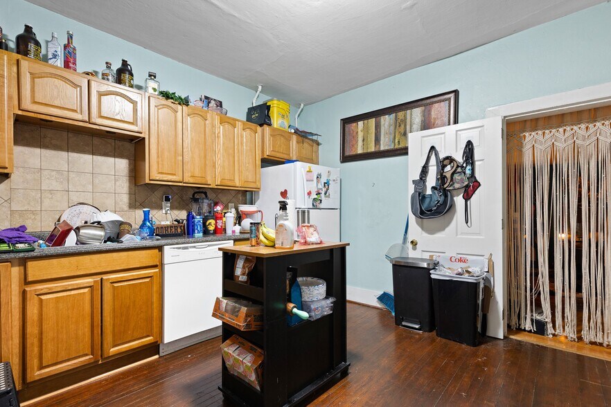 More Photos Of 125 W State St, Kennett Square Apartments For Sale