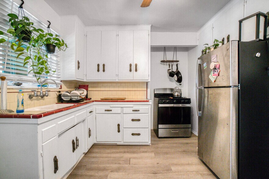 More Photos Of 1150 Masselin Ave, Los Angeles Apartments For Sale