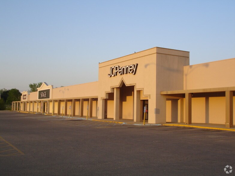 More Photos Of 1050-1056 S Bishop Ave, Rolla Storefront For Sale