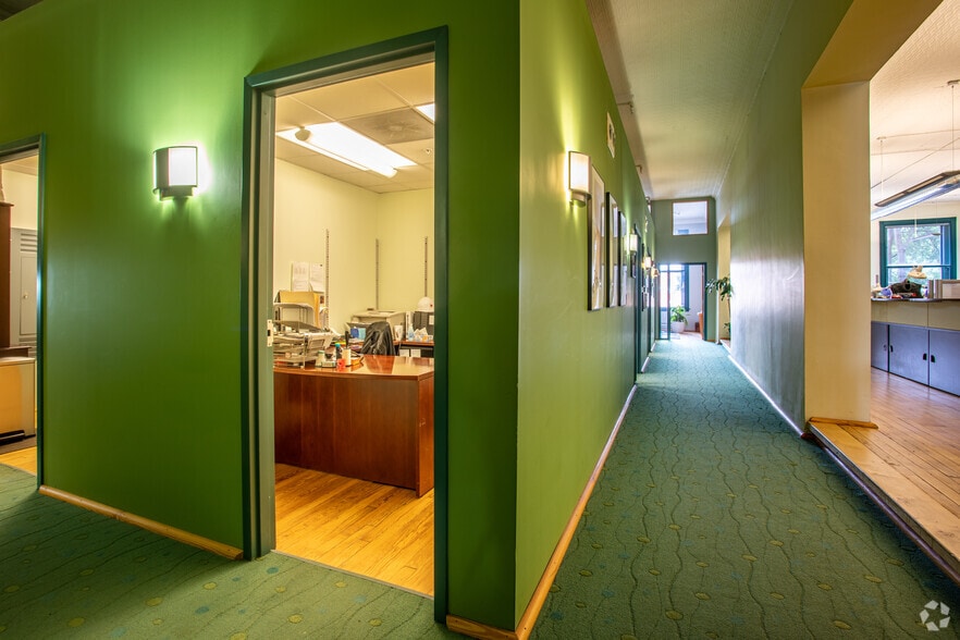 More Photos Of 23 W Broad St, Richmond Office For Sale