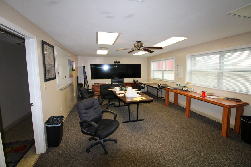 More Photos Of 7350 State Route 111, South Roxana Industrial For Sale