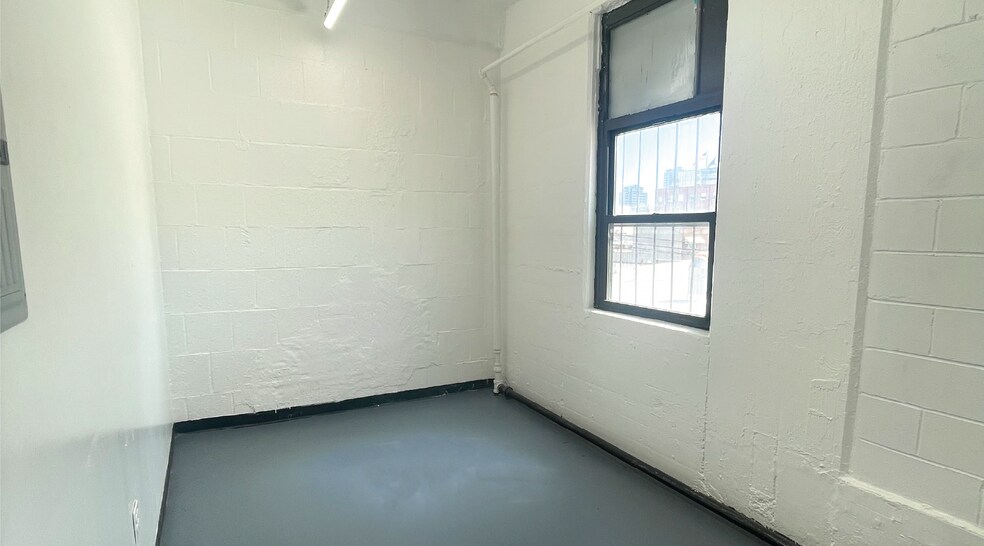 More Photos Of 43-49 10th St, Long Island City Loft Creative Space For Lease