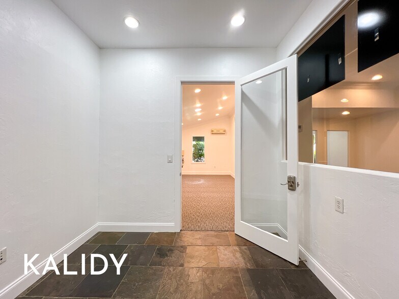 More Photos Of 14909 N Kelly Ave, Edmond Loft Creative Space For Sale