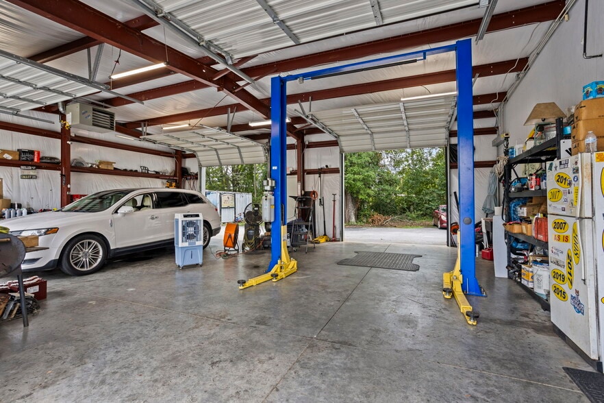 More Photos Of 118 Rainbow Lake Rd, Boiling Springs Auto Dealership For Sale