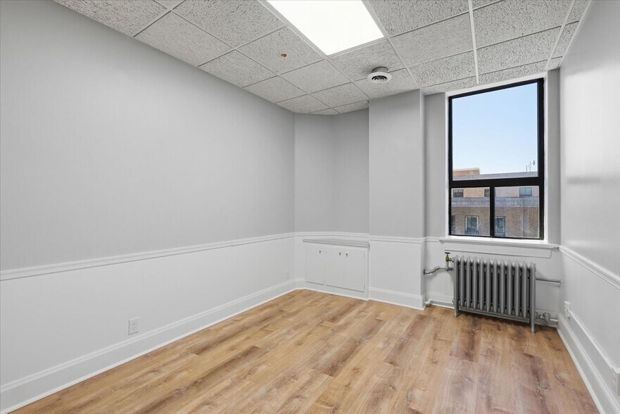 More Photos Of 500 Willow Ave, Council Bluffs Office For Lease