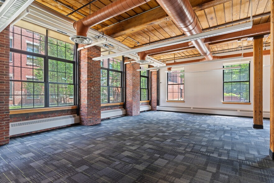 More Photos Of 140 Mill St, Lewiston Office Residential For Sale