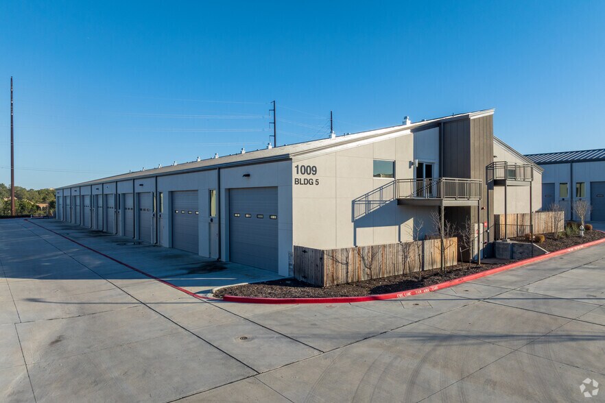More Photos Of 1009 N RR 620, Lakeway Warehouse For Sale