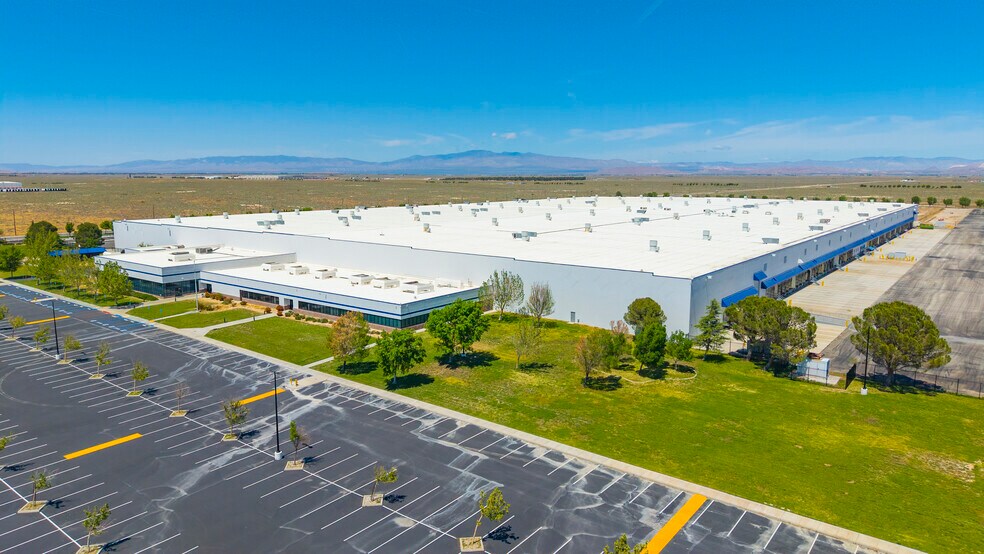 More Photos Of 2801 W Avenue H, Lancaster Distribution For Lease