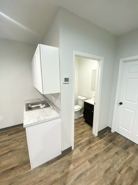 More Photos Of 16753 Donwick Dr, Conroe Warehouse For Lease