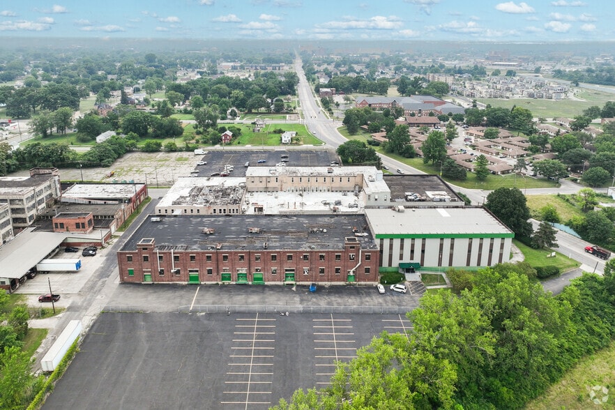 More Photos Of 502 Hamilton St, Toledo Light Distribution For Sale