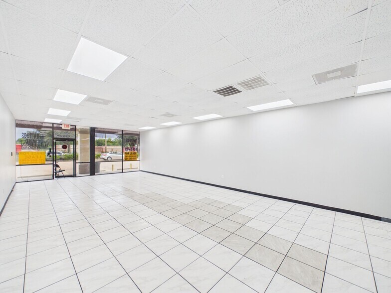More Photos Of 17602 W Little York Rd, Houston General Retail For Lease