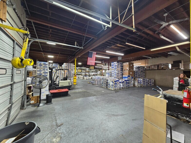 More Photos Of 11 Brown Ave, Springfield Manufacturing For Lease