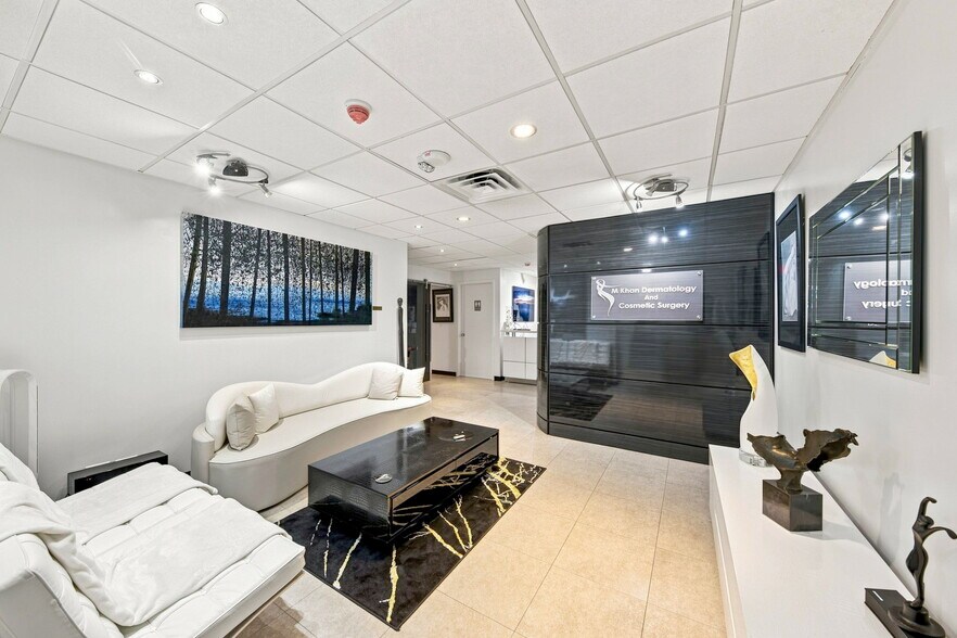 More Photos Of , New York Office For Sale