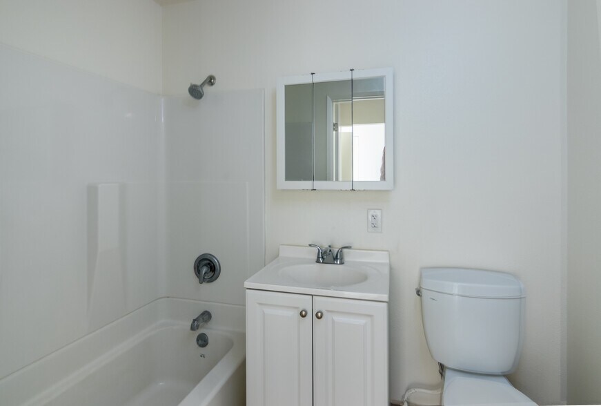 More Photos Of 819 Wright Ave, Pasadena Apartments For Sale