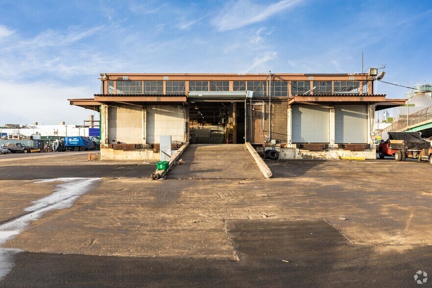 More Photos Of 460 Kingsland Ave, Brooklyn Truck Terminal For Lease
