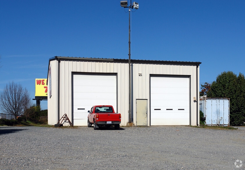 Primary Photo Of 3120 Starlight Dr, Winston-Salem Warehouse For Lease