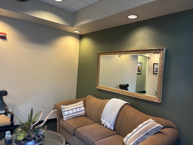 More Photos Of 8701 E Vista Bonita Dr, Scottsdale Medical For Sale