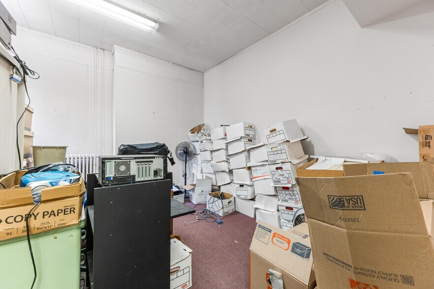 More Photos Of 21 W 25th St, Baltimore Office For Sale