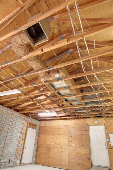 More Photos Of 11613 NW Grand Ave, El Mirage Light Distribution For Sale