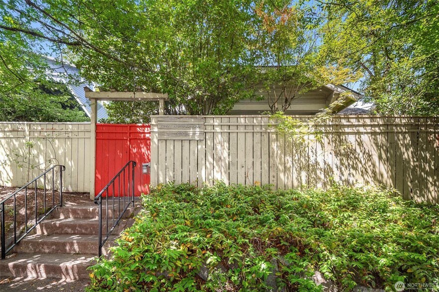 More Photos Of 2012 65th St, Seattle Office For Sale